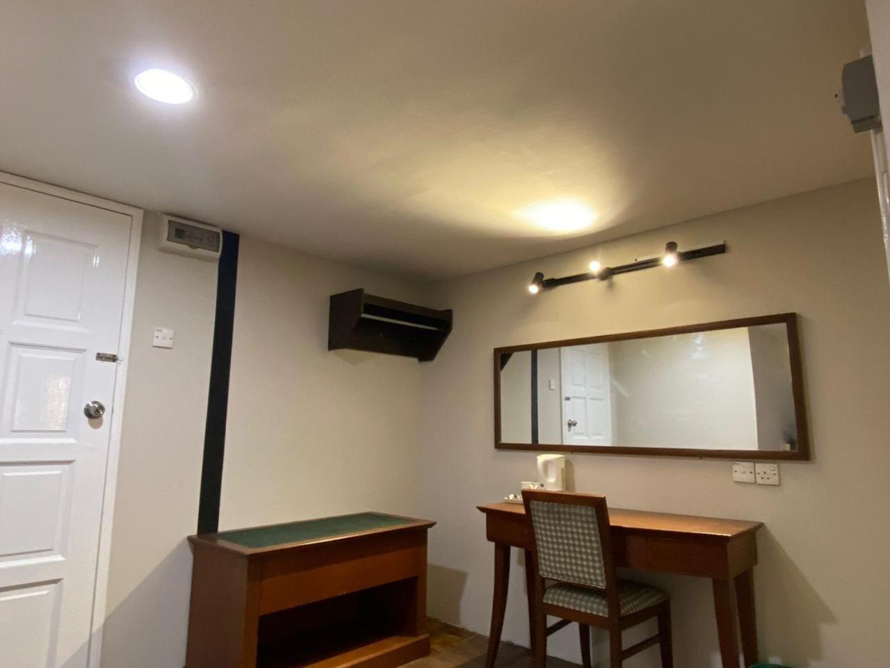 The Little Star Studio Hotel- Star Regency บรินชัง ภายนอก รูปภาพ