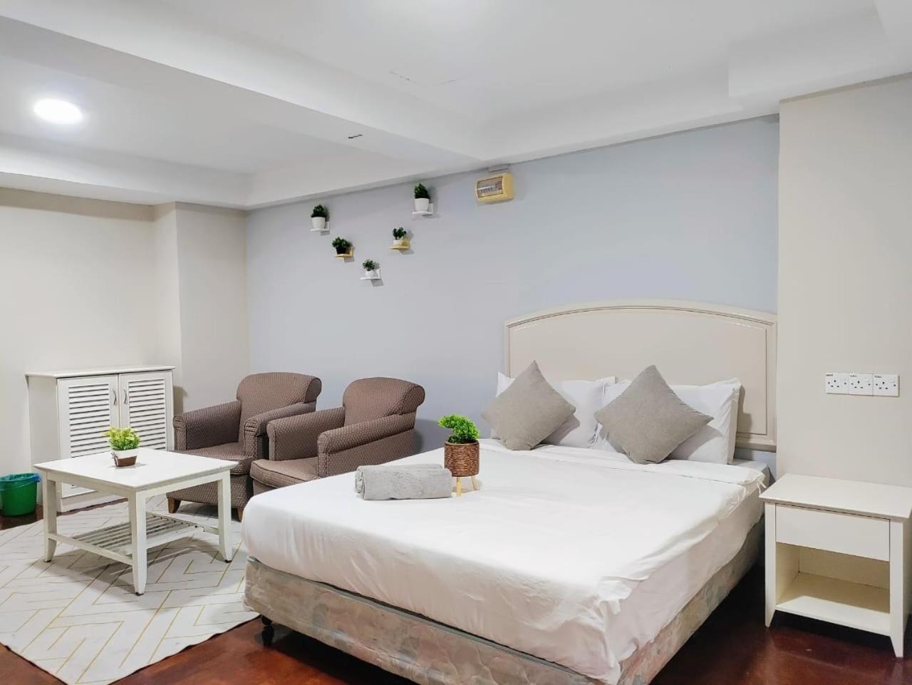 The Little Star Studio Hotel- Star Regency บรินชัง ภายนอก รูปภาพ